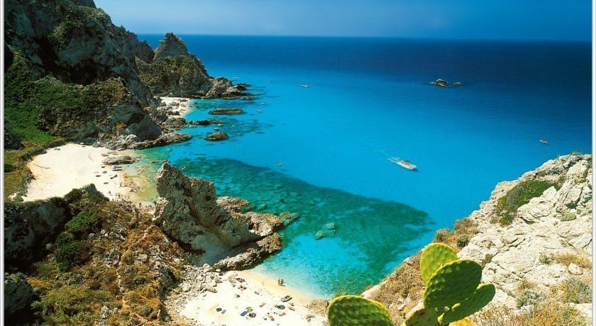 Gullo Capo Vaticano Ricadi Esterno foto